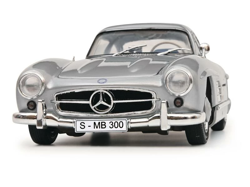 Schuco Sportwagen Mercedes Benz 300 SL Flügeltürer 1:18 6 Schuco Sportwagen Mercedes Benz 300 SL Flügeltürer 1:18 – Bild 4