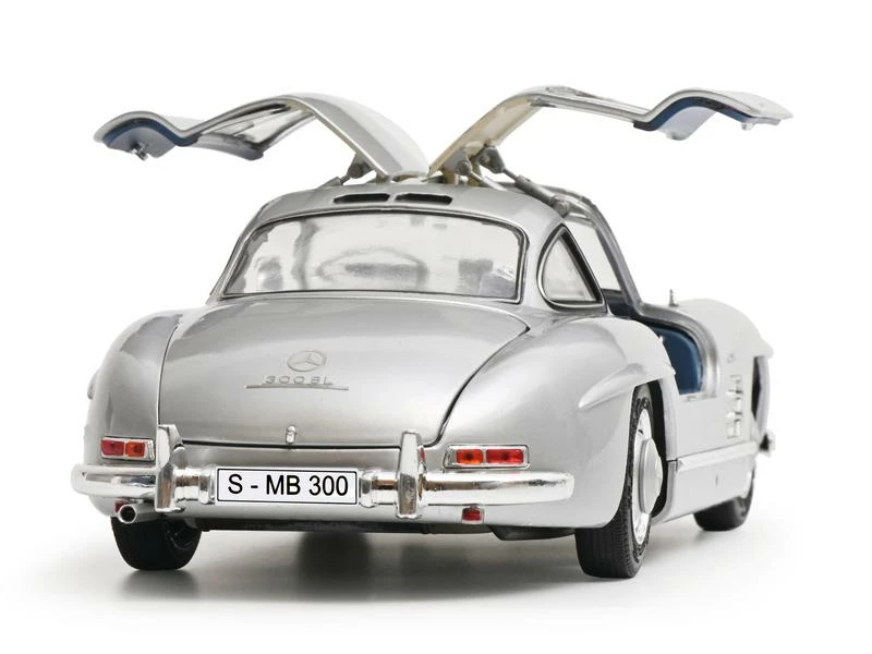 Schuco Sportwagen Mercedes Benz 300 SL Flügeltürer 1:18 7 Schuco Sportwagen Mercedes Benz 300 SL Flügeltürer 1:18 – Bild 5