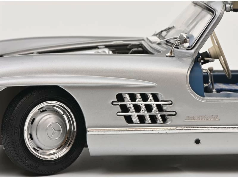 Schuco Sportwagen Mercedes Benz 300 SL Flügeltürer 1:18 13 Schuco Sportwagen Mercedes Benz 300 SL Flügeltürer 1:18 – Bild 11