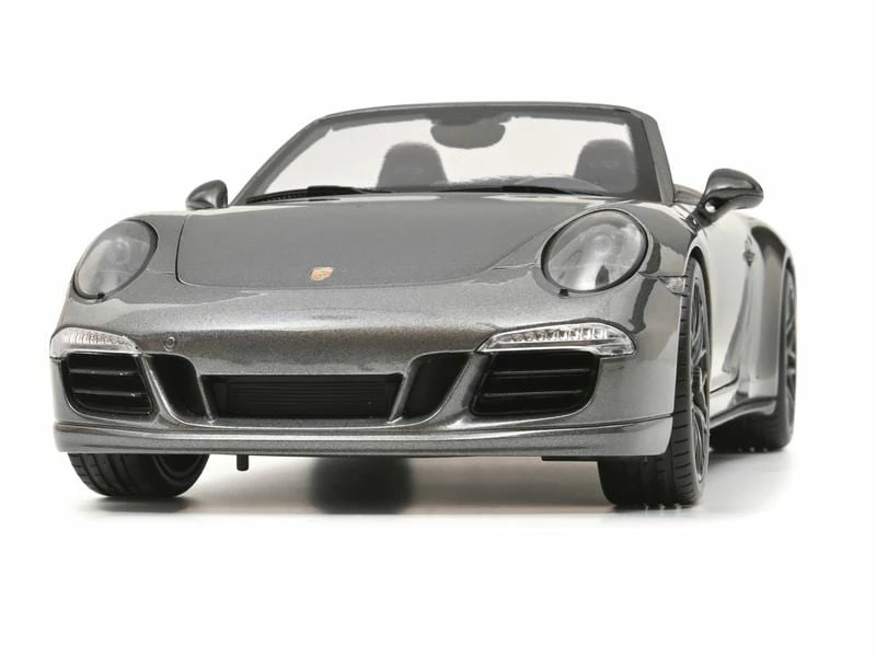 Schuco Sportwagen Porsche 911 Carrera GTS Cabrio, Grau 1:18 9 Schuco Sportwagen Porsche 911 Carrera GTS Cabrio, Grau 1:18 – Bild 7